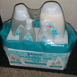 Johnson’s baby wash gift set